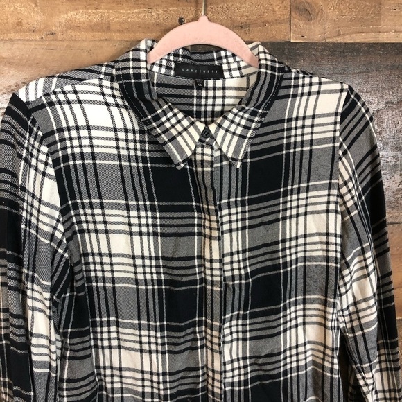 Sanctuary‎ top - Picture 3 of 9